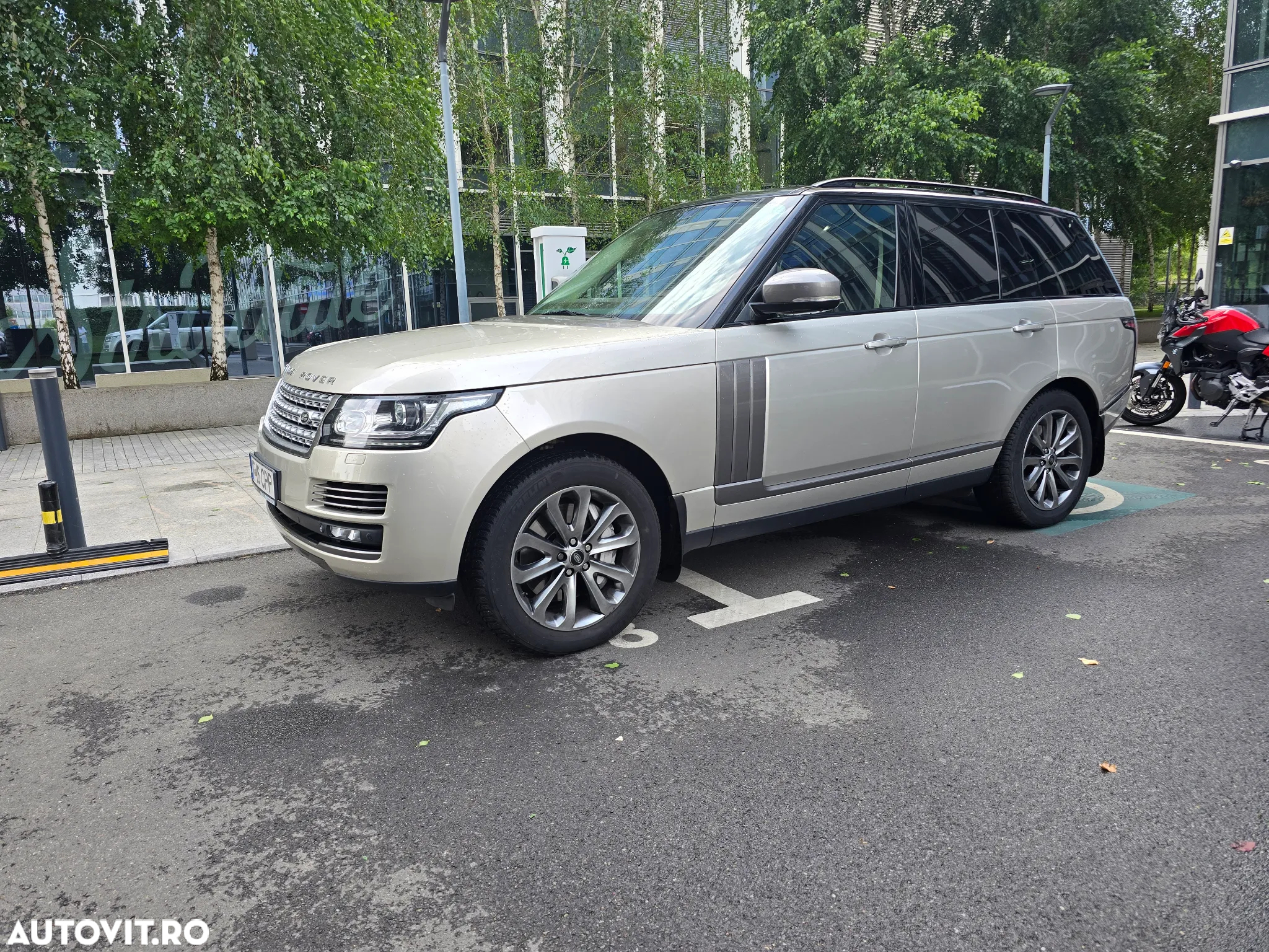 Land Rover Range Rover 4.4 I SDV8 Autobiography - 23