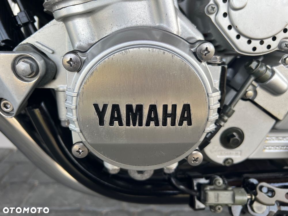 Yamaha XJR - 22