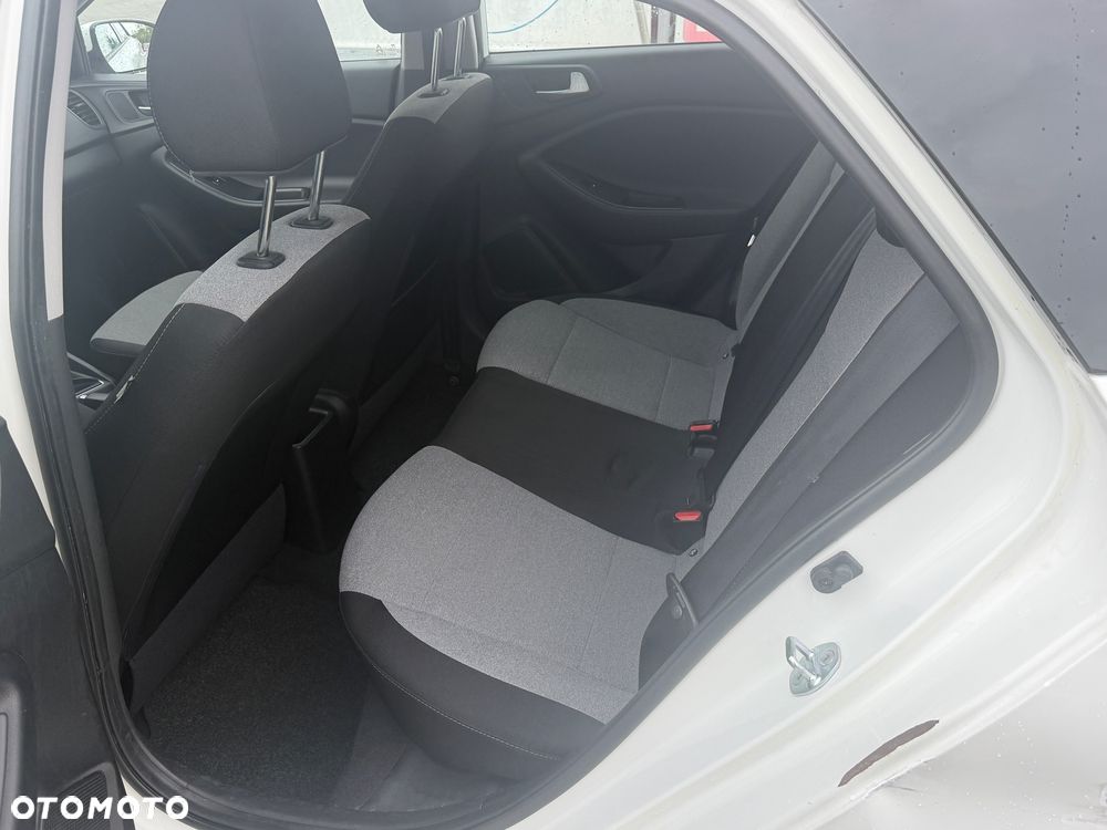 Hyundai i20 1.1 CRDi Trend - 14