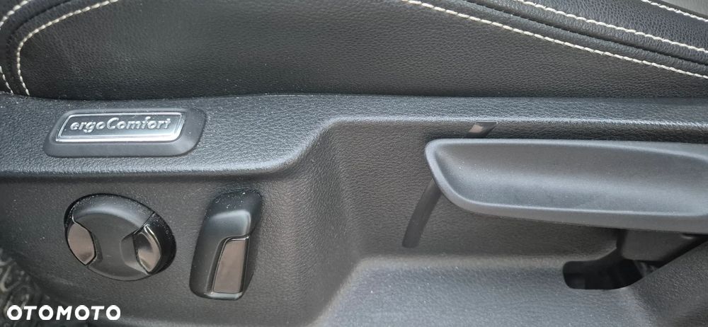 Volkswagen Passat 2.0 TDI EVO Business DSG - 18