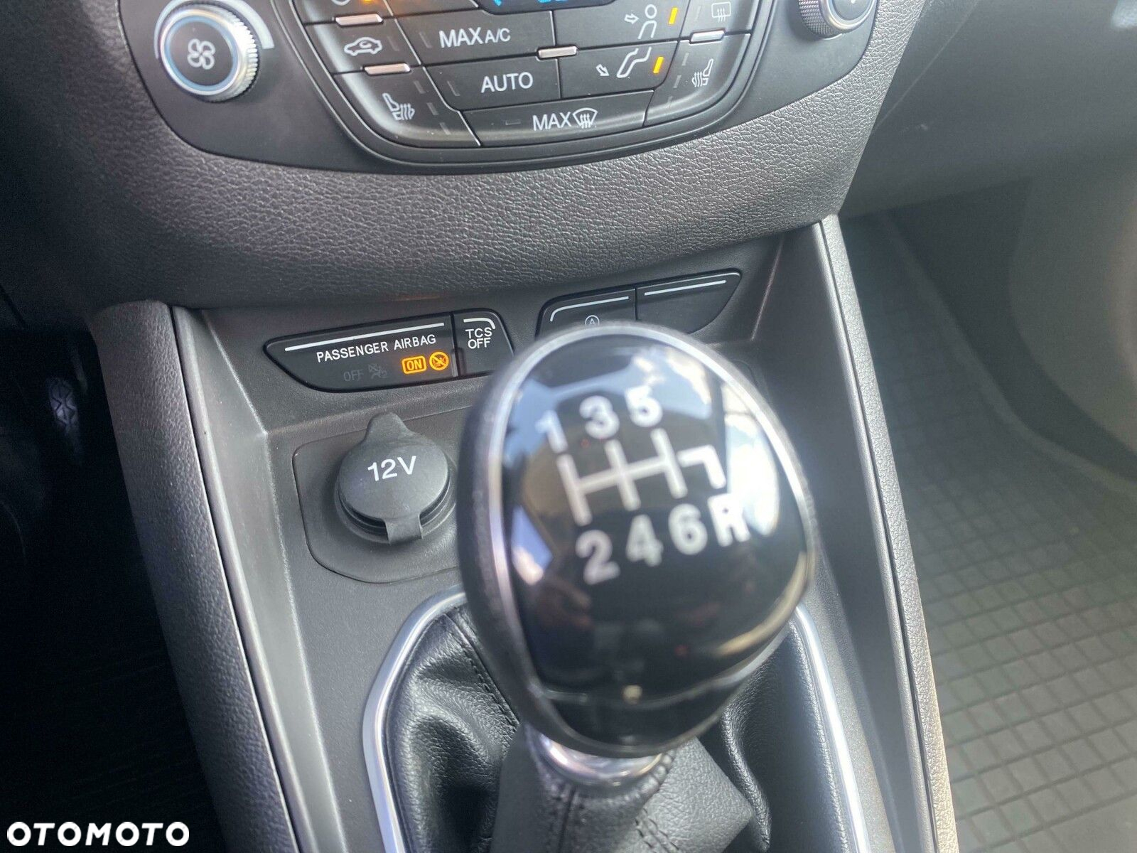 Ford Tourneo Courier - 21