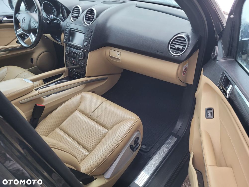 Mercedes-Benz ML - 17