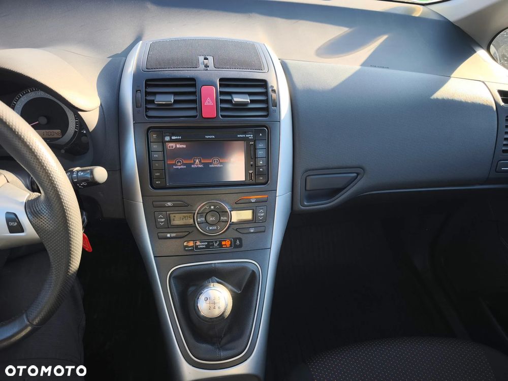 Toyota Auris 1.6 Club - 8