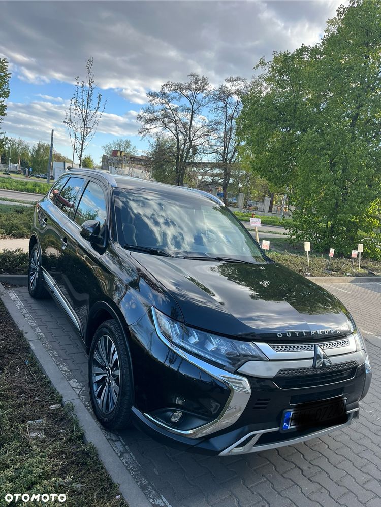 Mitsubishi Outlander 2.0 Instyle Navi 4WD CVT - 2