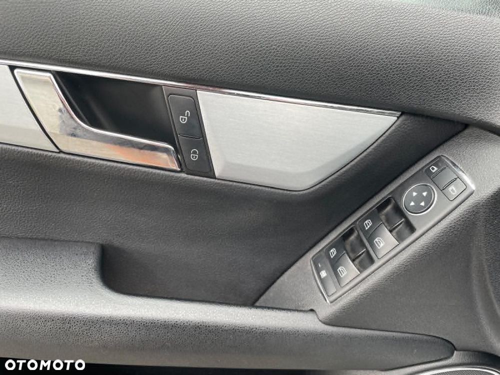 Mercedes-Benz Klasa C 320 CDI 7G-TRONIC Avantgarde - 14