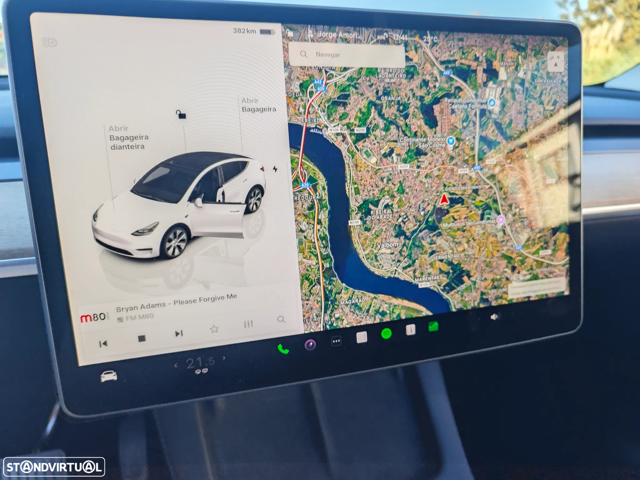 Tesla Model Y Long Range Dual Motor AWD - 28