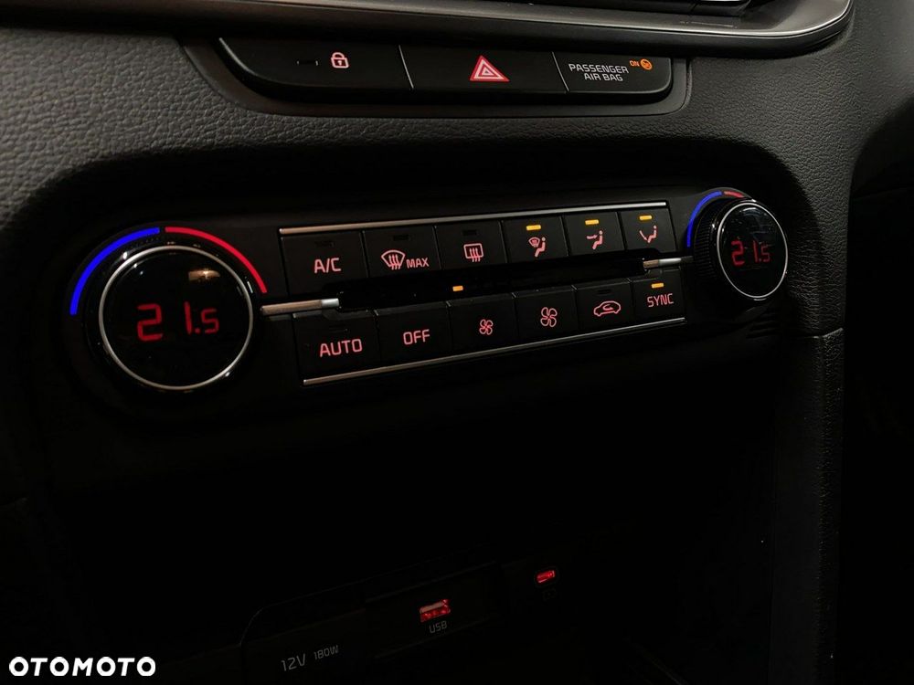 Kia Ceed - 25