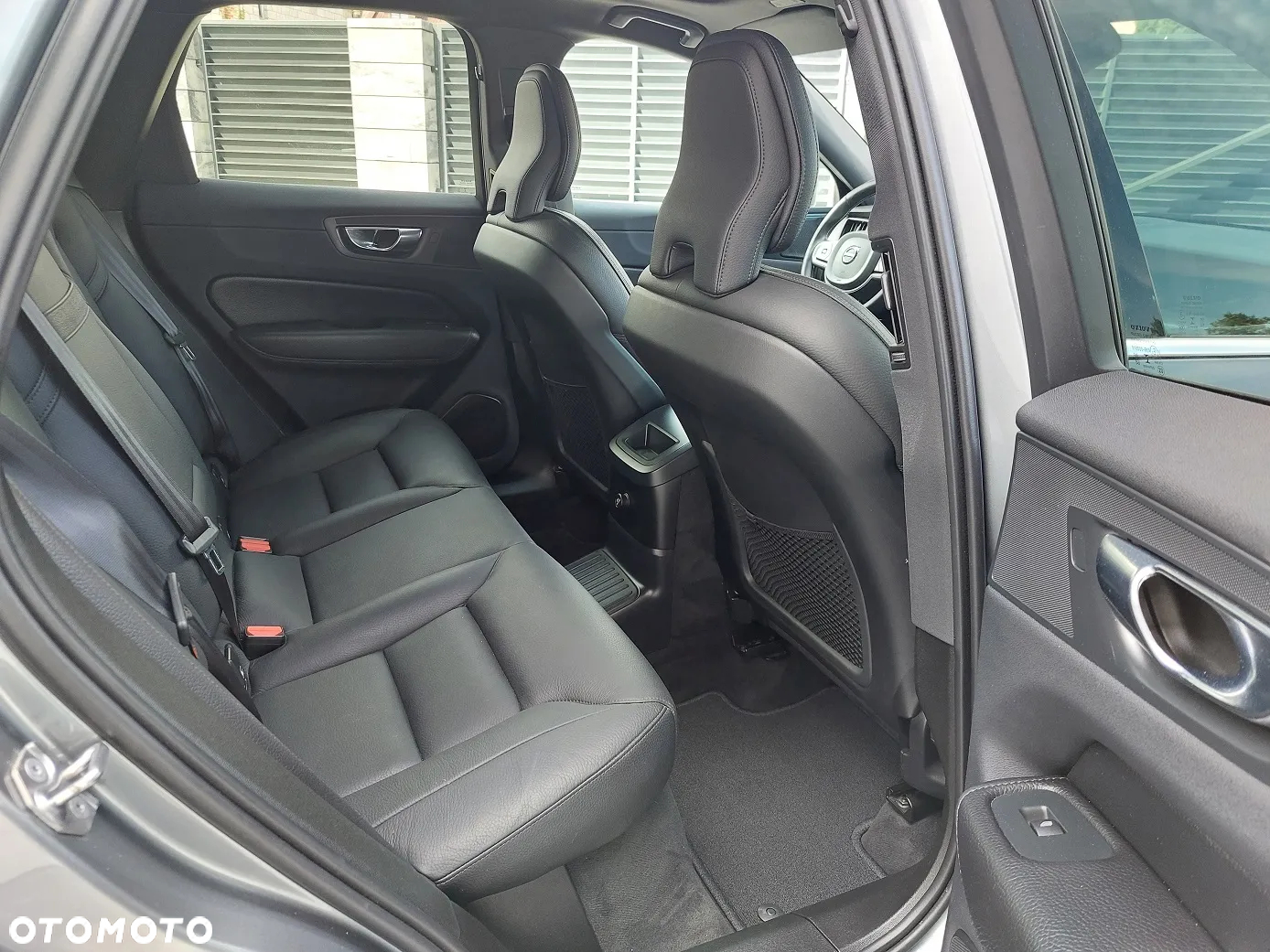 Volvo XC 60 T8 Twin Engine AWD Geartronic Momentum - 17