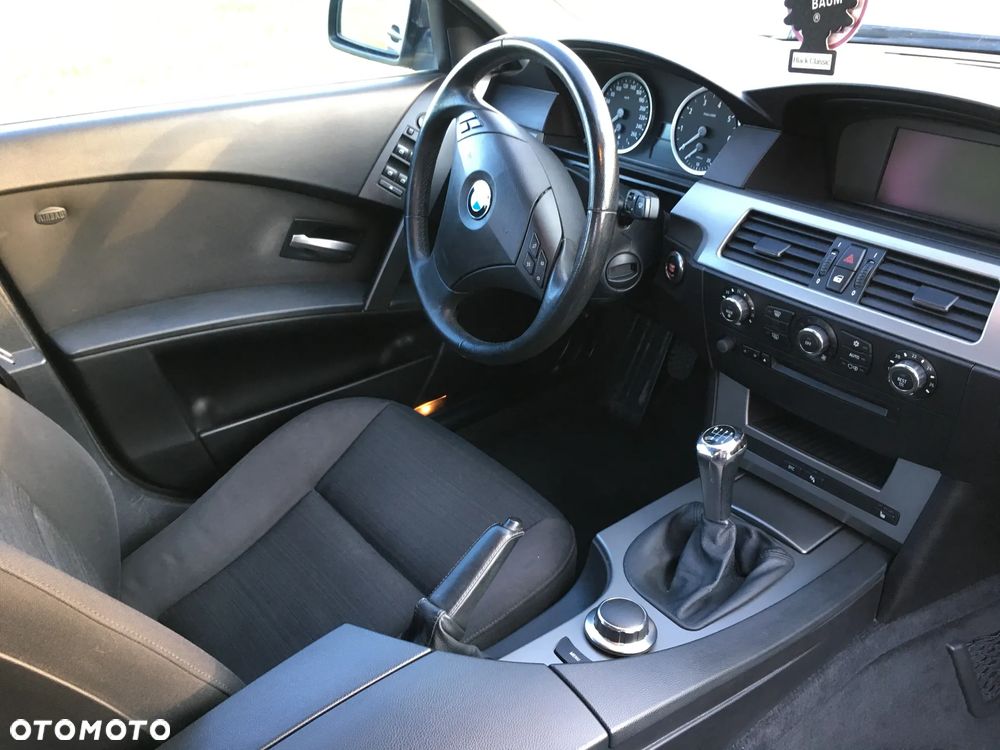 BMW Seria 5 523i - 9