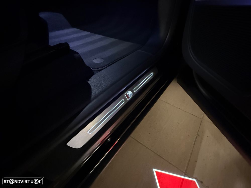 Audi Q8 60 TFSIe quattro S line Tiptronic - 57