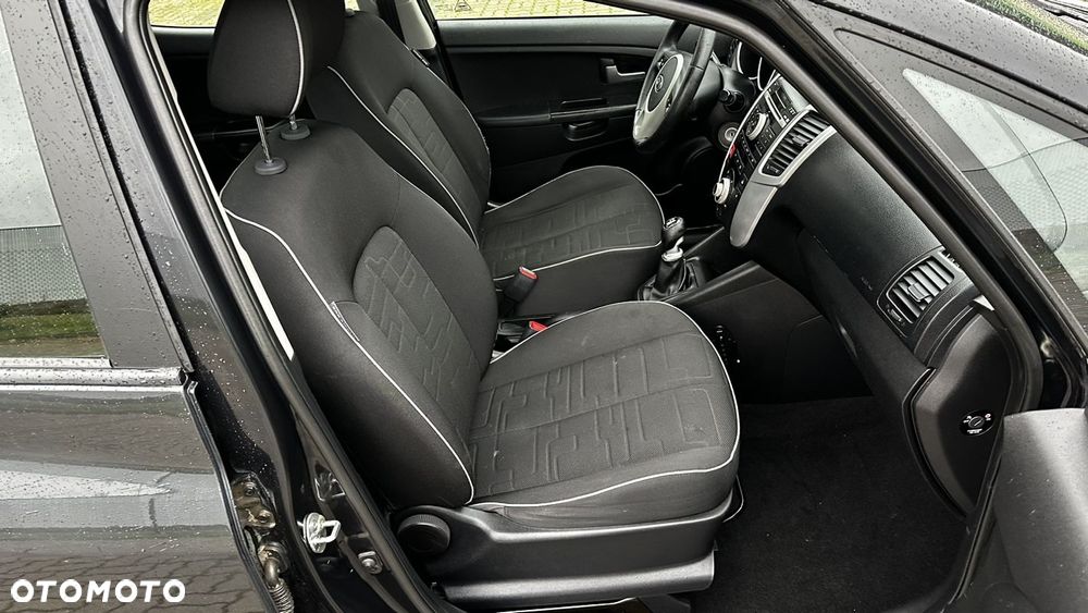 Kia Venga 1.4 CVVT Dream Team Edition - 11