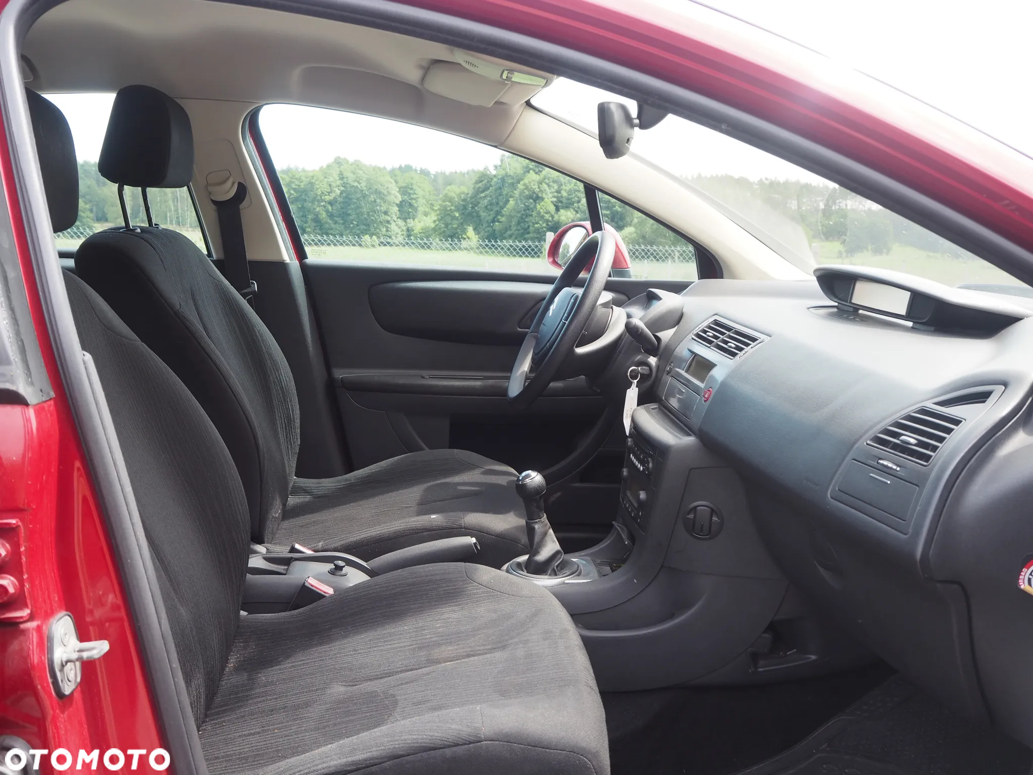 Citroën C4 1.6 16V Confort - 5