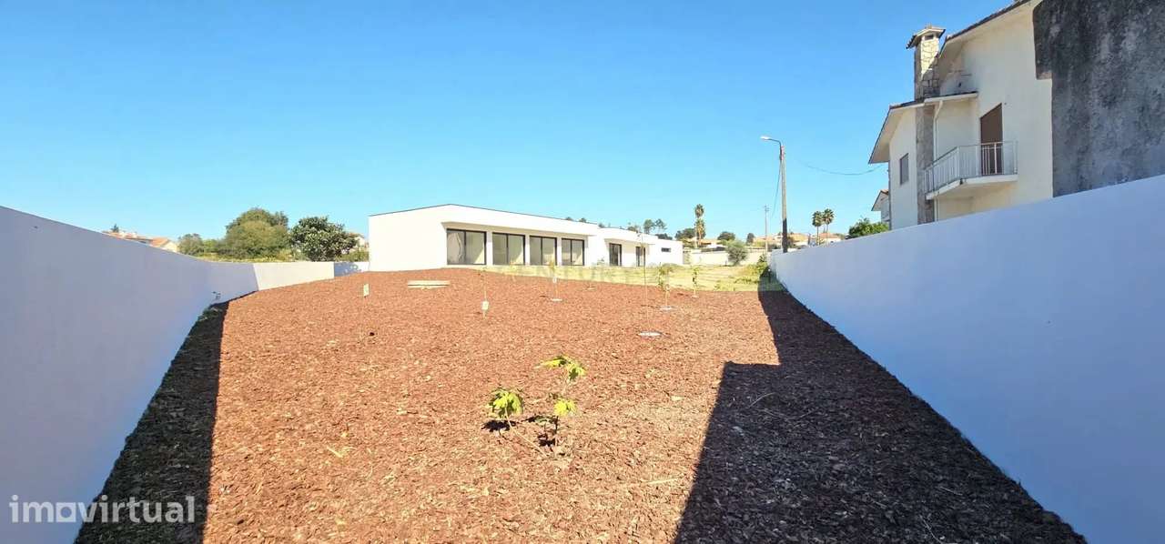 Moradia T4 Térrea de Luxo com Piscina, em Forjães, Esposende - Grande imagem: 2/38