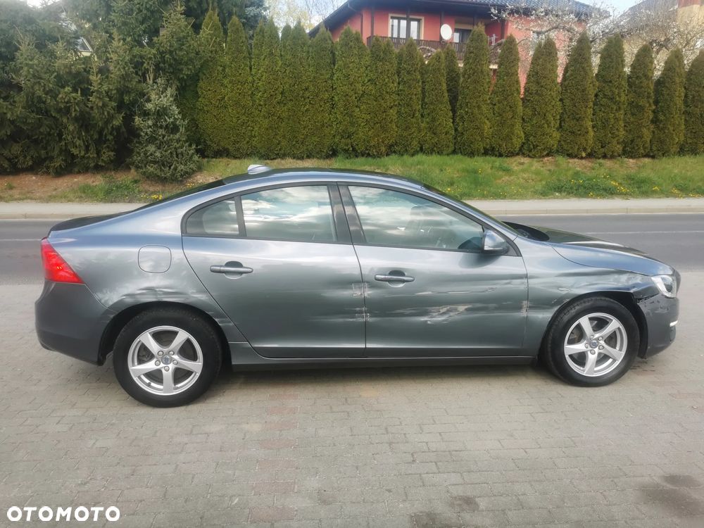 Volvo S60 D3 Geartronic Momentum - 6