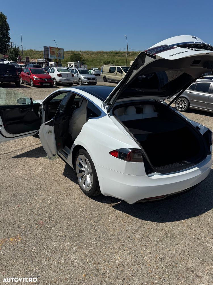 Tesla Model S - 2