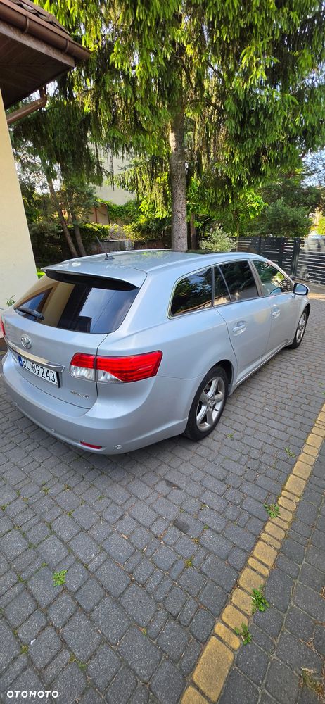 Toyota Avensis 2.2 D-4D Prestige Platinium - 4