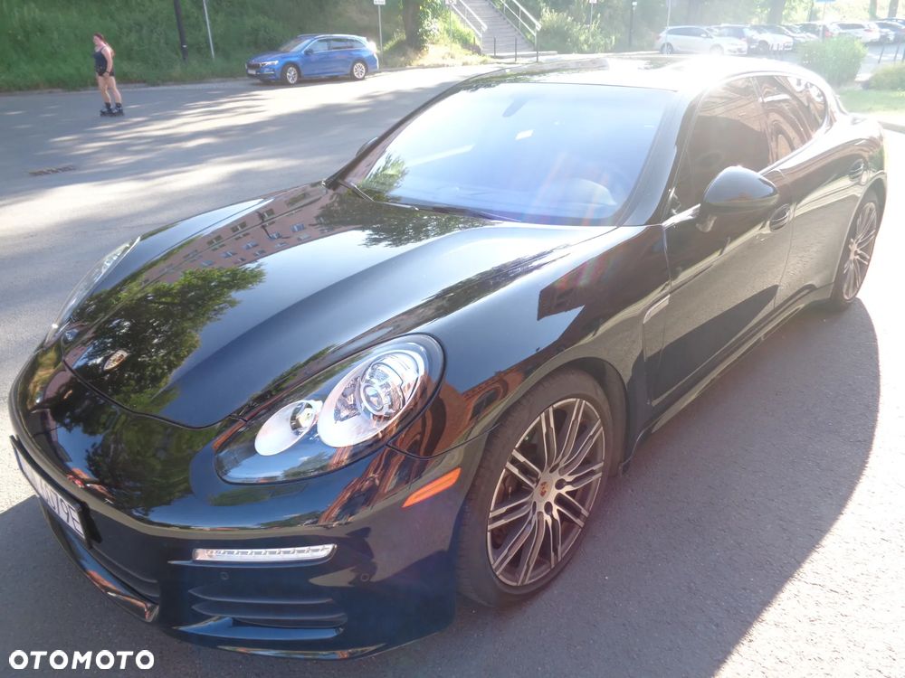 Porsche Panamera 4 - 3
