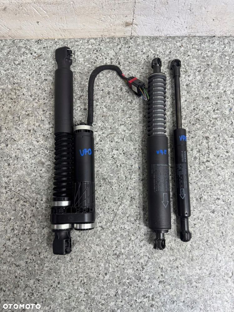 SIŁOWNIK KLAPY LEWY PRAWY VOLVO V70 III 2012- 31386722 31335795