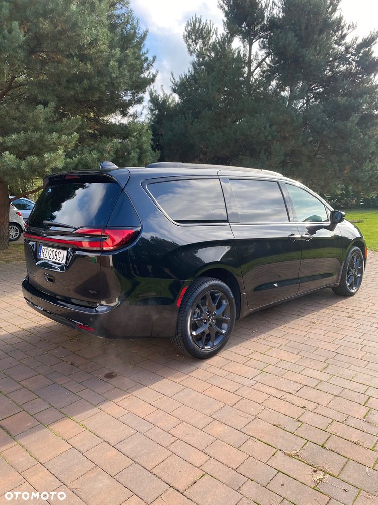 Chrysler Pacifica - 5