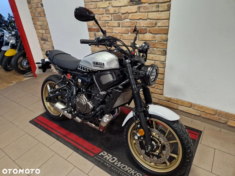 Yamaha XSR - 3