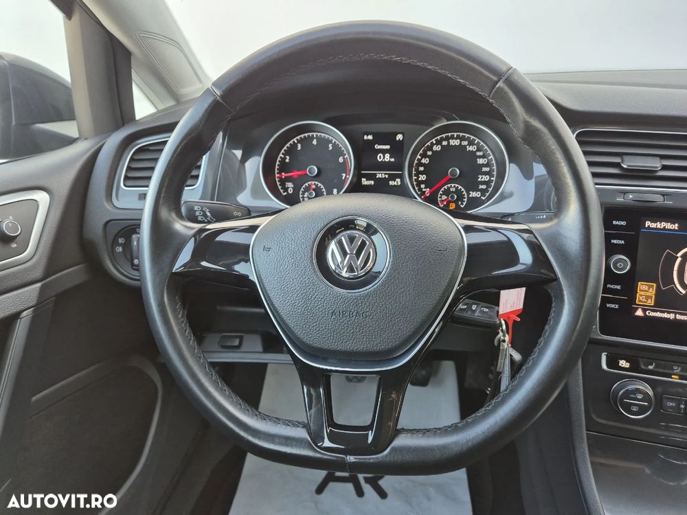 Volkswagen Golf - 14
