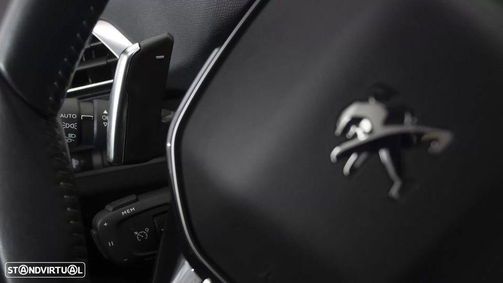Peugeot 3008 1.2 PureTech Allure EAT8 - 21