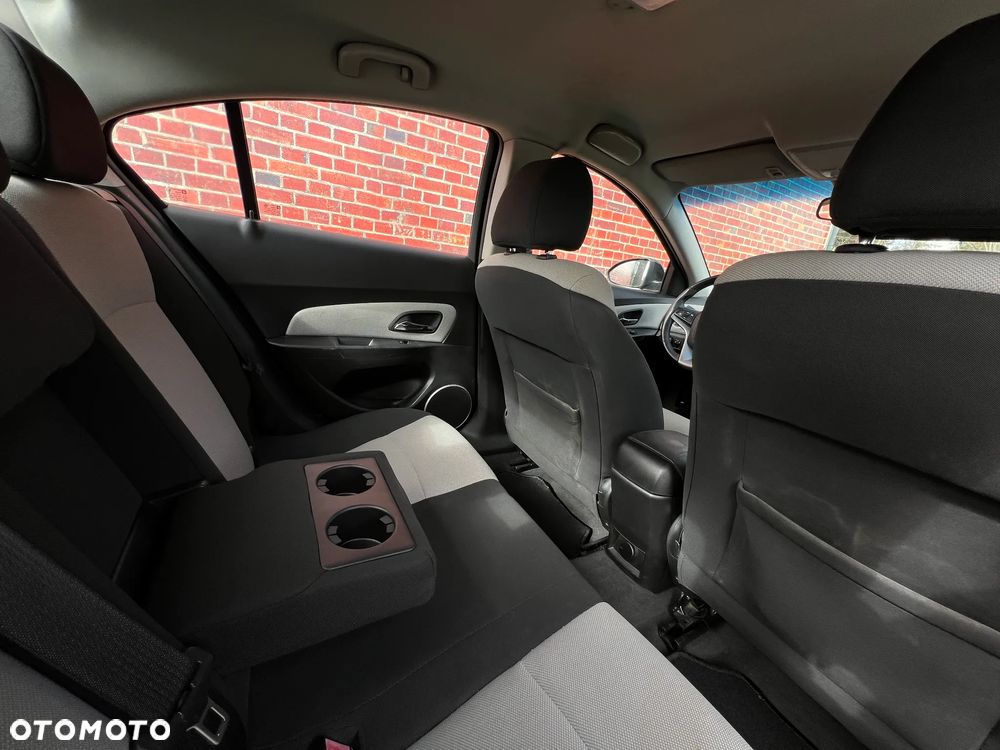 Chevrolet Cruze - 18