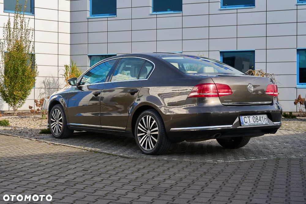 Volkswagen Passat 2.0 TDI 4Mot Highline DSG - 4