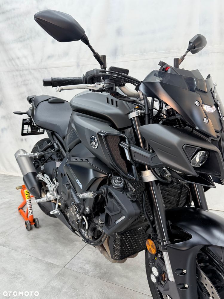 Yamaha MT - 9