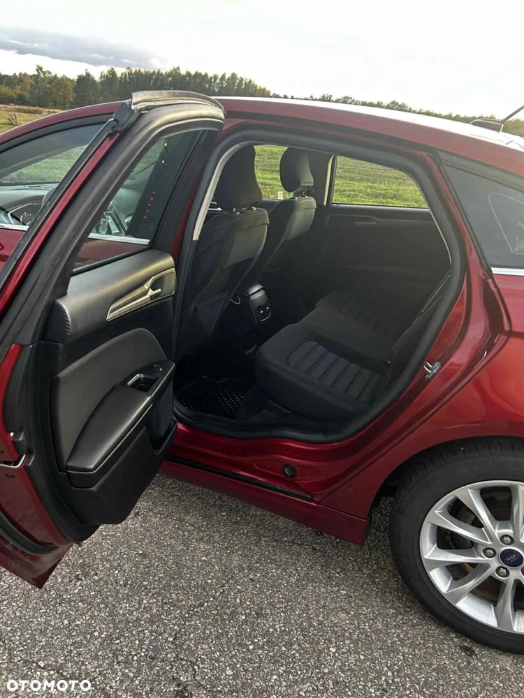 Ford Fusion - 12