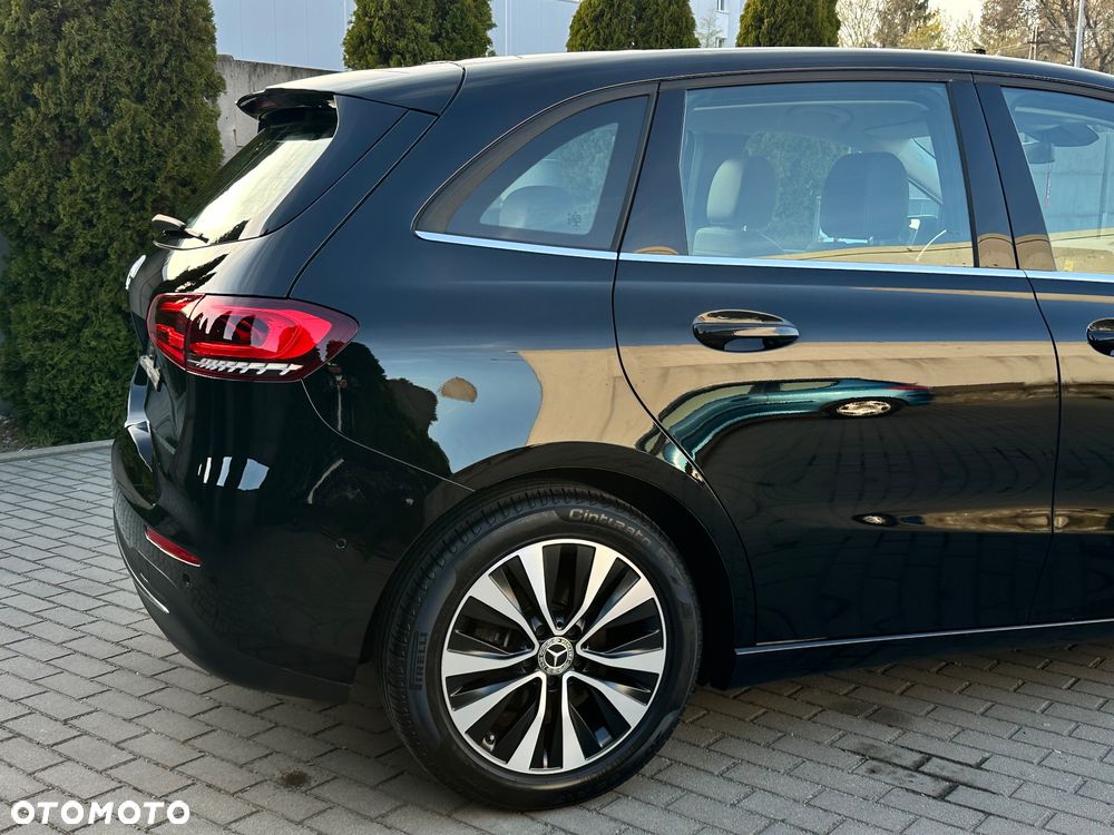 Mercedes-Benz Klasa B 180 7G-DCT Edition 2020 - 6