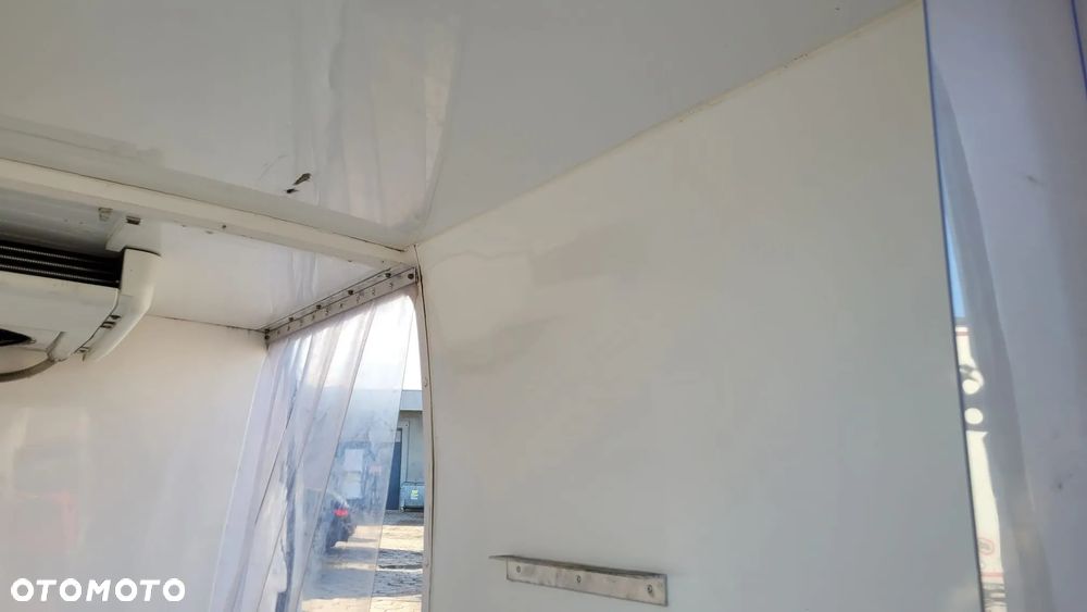 Mercedes-Benz Sprinter - 13