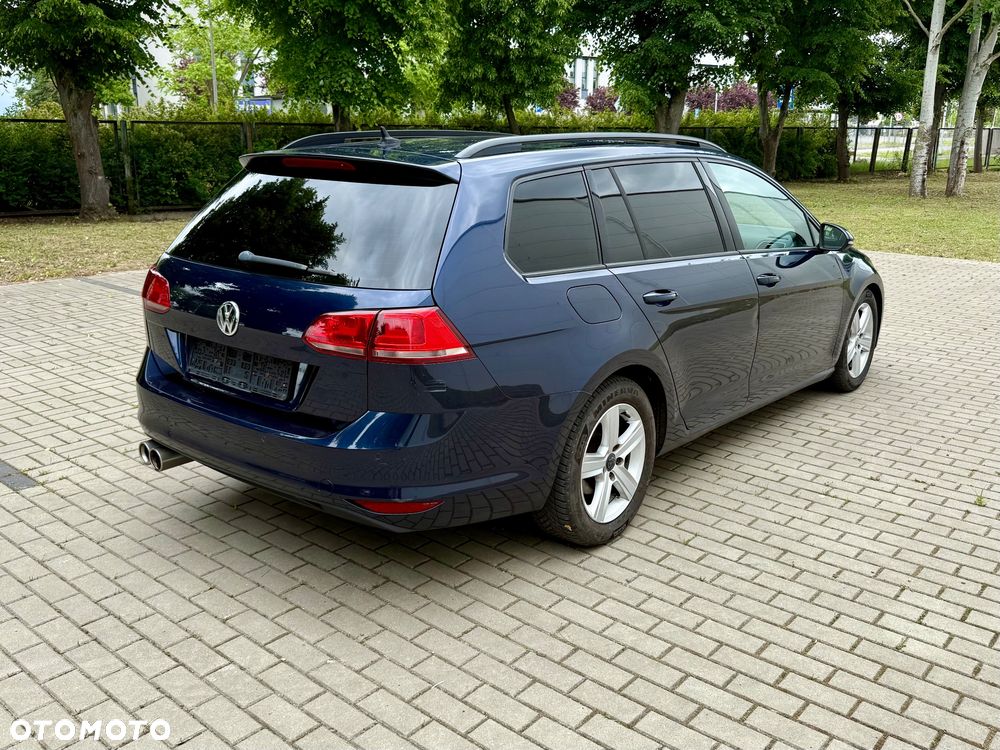 Volkswagen Golf - 6