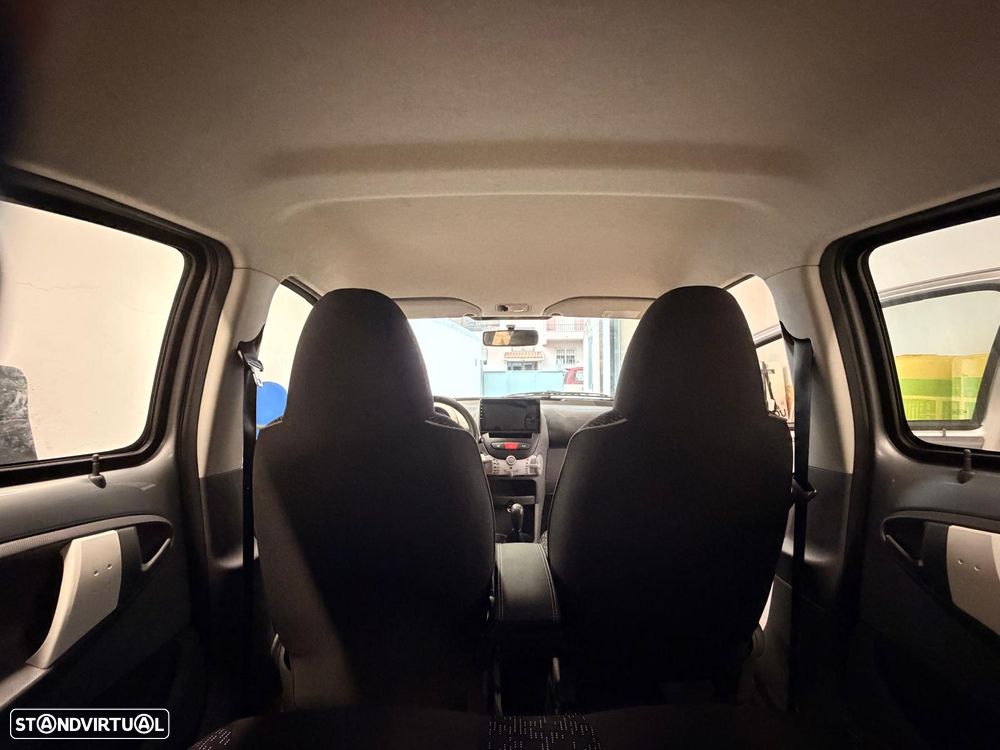 Peugeot 107 1.0 Urban Style - 8