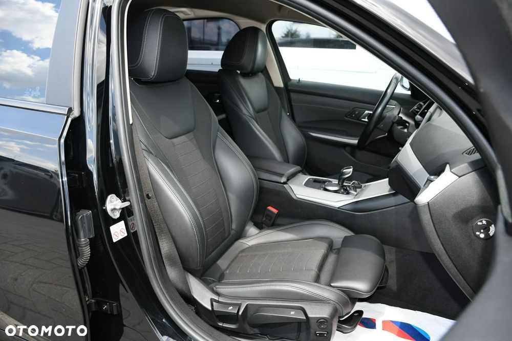 BMW Seria 3 320d mHEV - 28