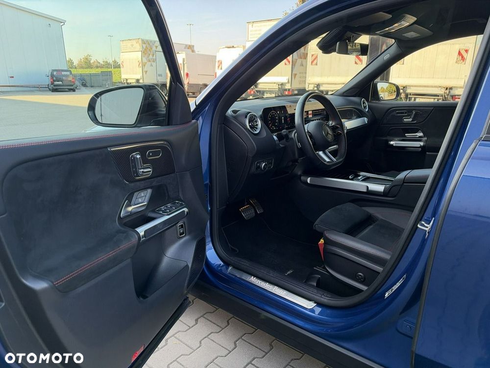 Mercedes-Benz GLB 200 7G-DCT AMG Line - 10