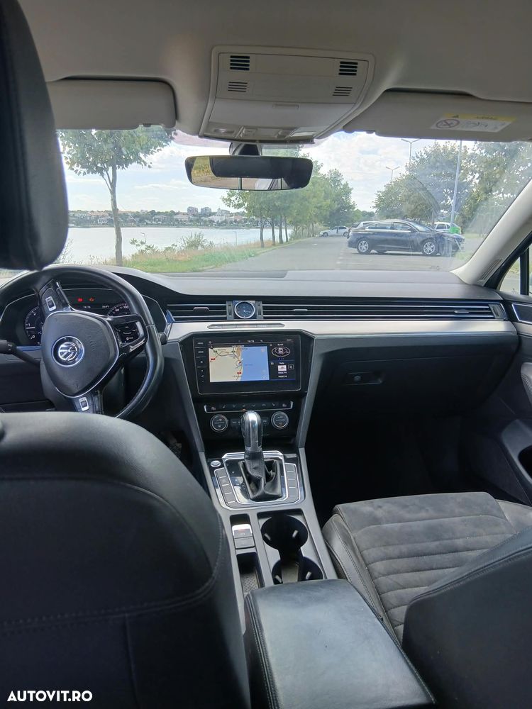 Volkswagen Passat 2.0 TDI DSG Comfortline - 4