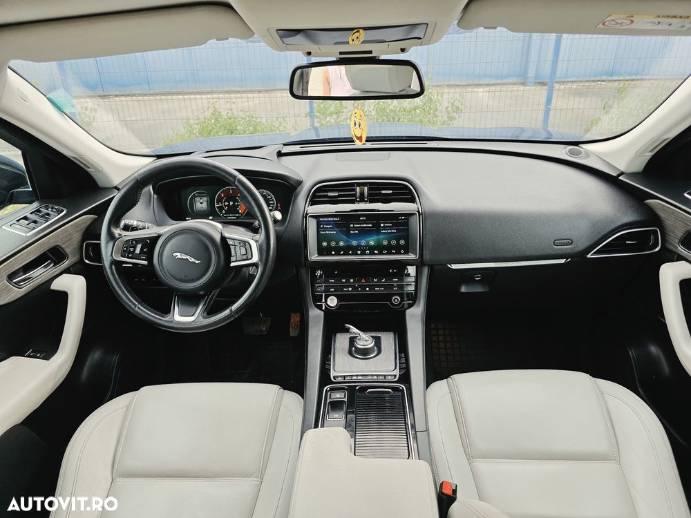 Jaguar F-Pace 20d RWD Prestige - 6