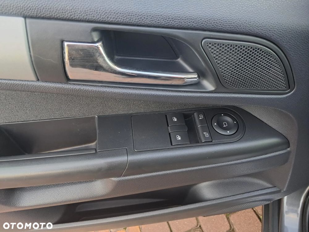 Opel Zafira - 32