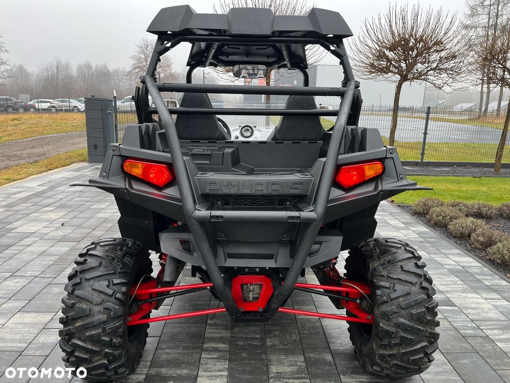 Polaris RZR - 6