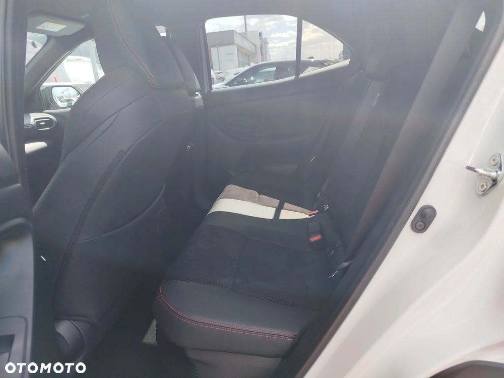 Toyota Yaris Cross Hybrid 1.5 GR Sport - 16