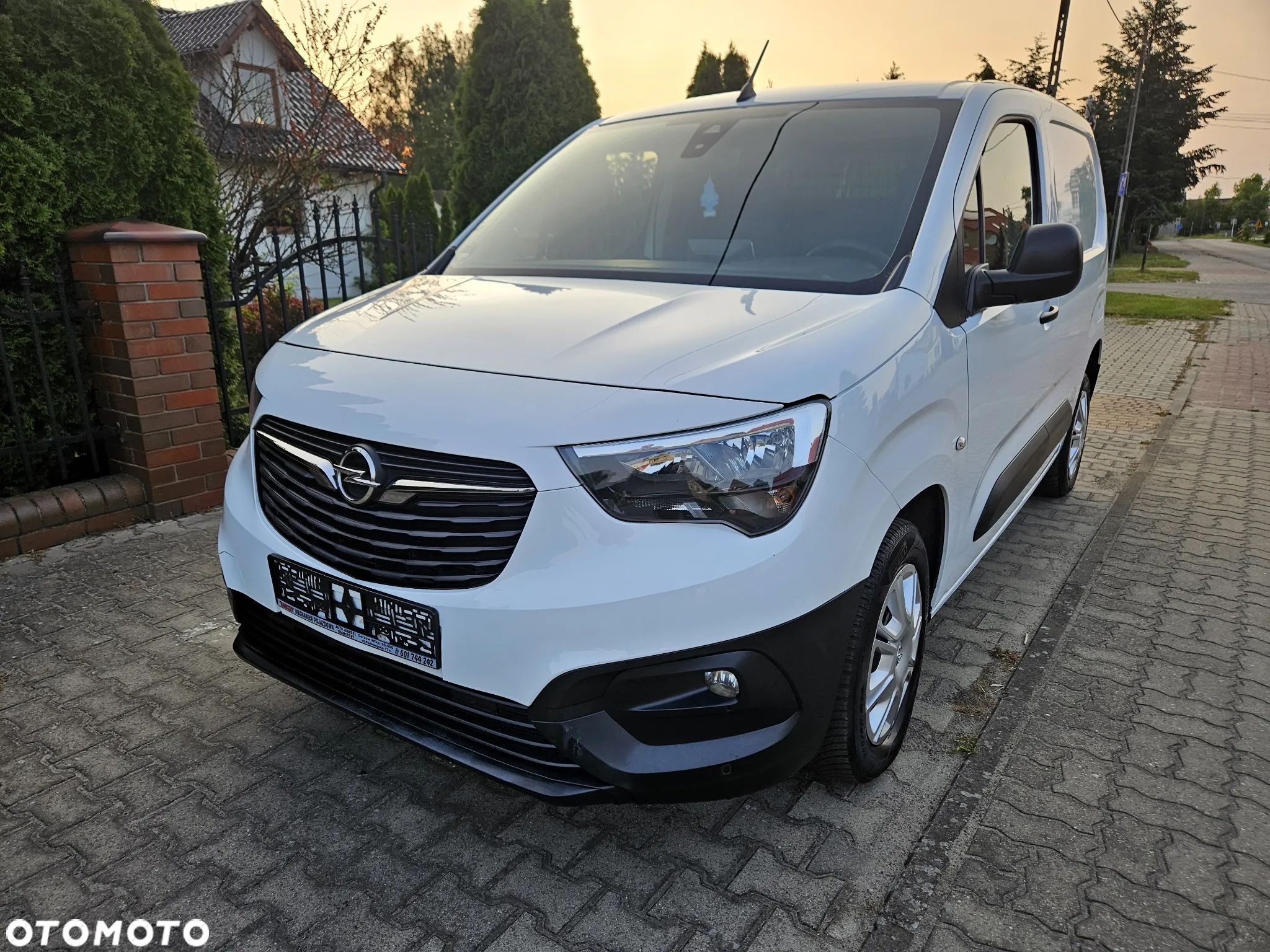 Opel COMBO - 1