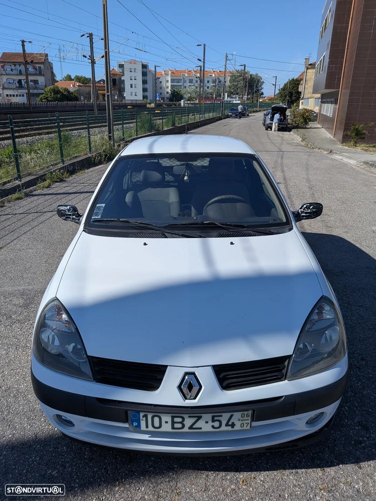Renault Clio - 2