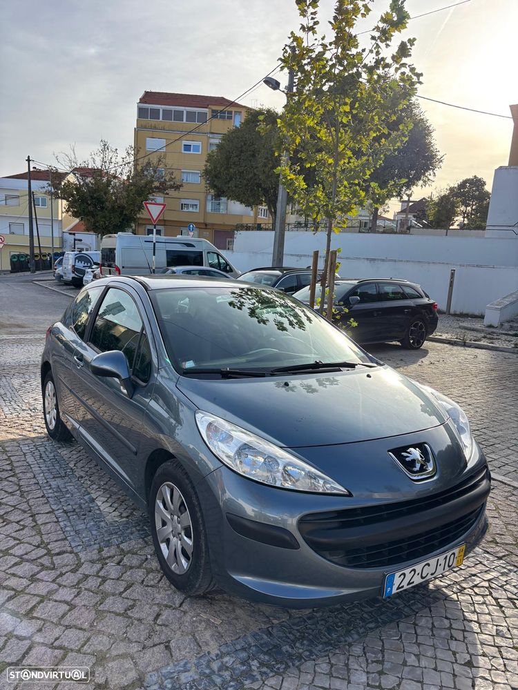 Peugeot 207 1.4 HDi Urban - 1