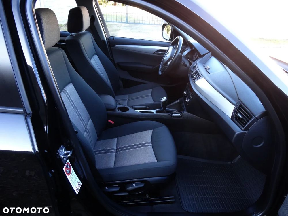 BMW X1 sDrive18d Sport Line - 23
