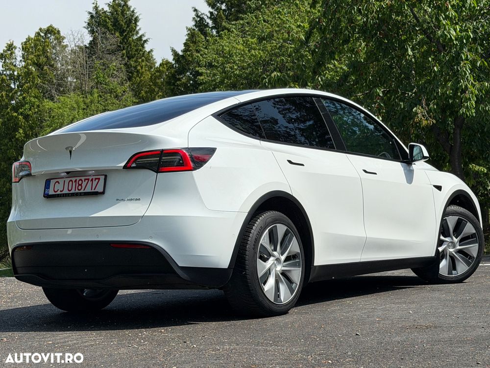Tesla Model Y Long Range Dual Motor AWD - 5