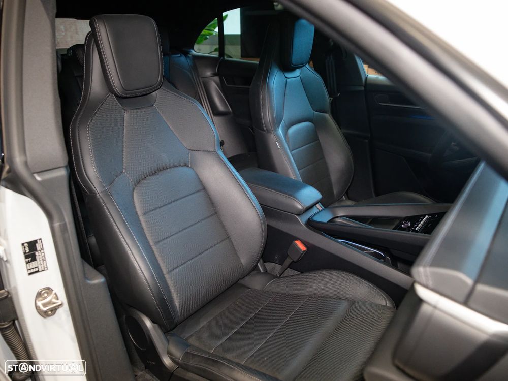Porsche Macan Electric 4 - 31
