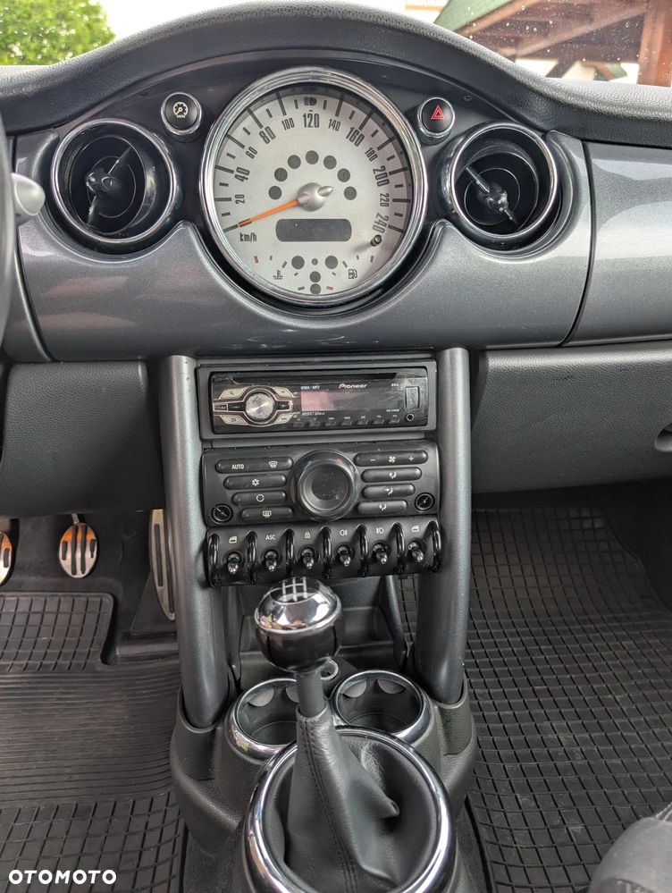 MINI Cooper Standard - 6