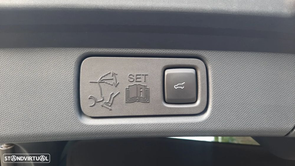 Ford Mustang Mach-E - 50