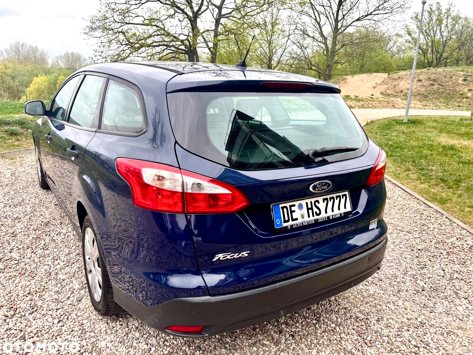 Ford Focus Turnier 1.0 EcoBoost Start-Stopp-System TREND - 12